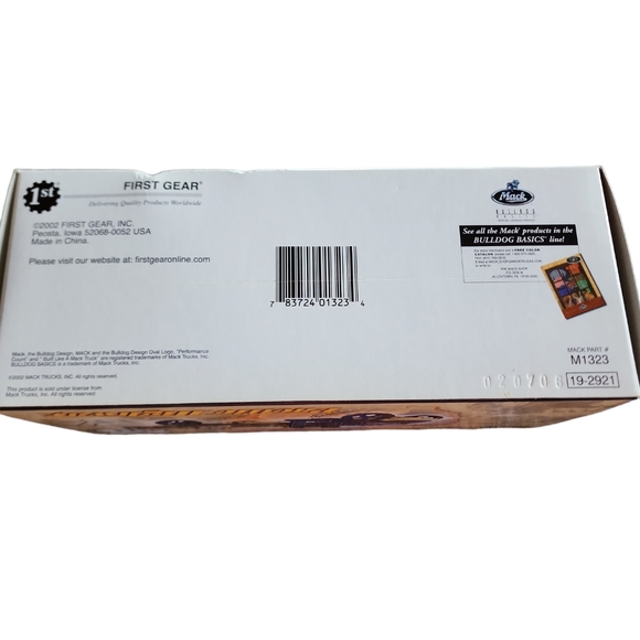 FIRST GEAR AMERICANA SERIES PACIFIC COAST MACK TRUCK US101 AC BULLDOG STAKE BED - Picture 4 of 5